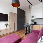 - Dietla 21 Street Apartment *