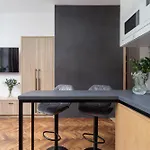 - Dietla 21 Street Apartment *